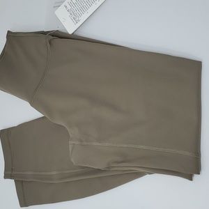 [ Nwt ] Size 6 lululemon nomad green wunder train HR Tight 25" contour fit